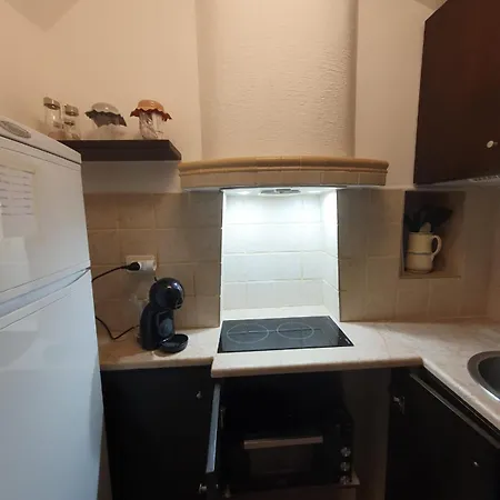 Denise's White House Apartament *